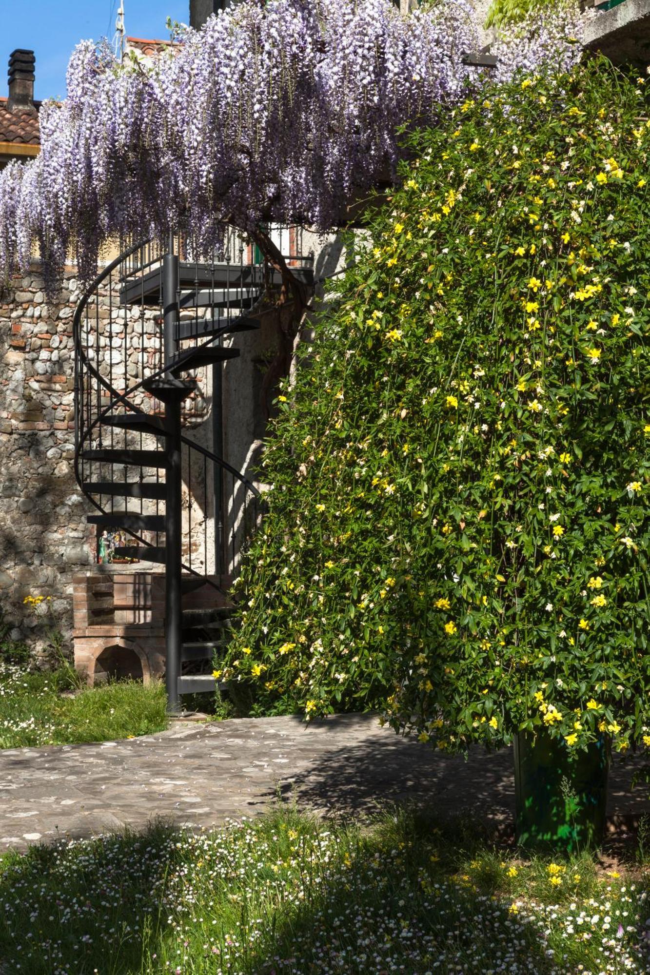 B&B La Casa Del Sole Manzano Екстериор снимка